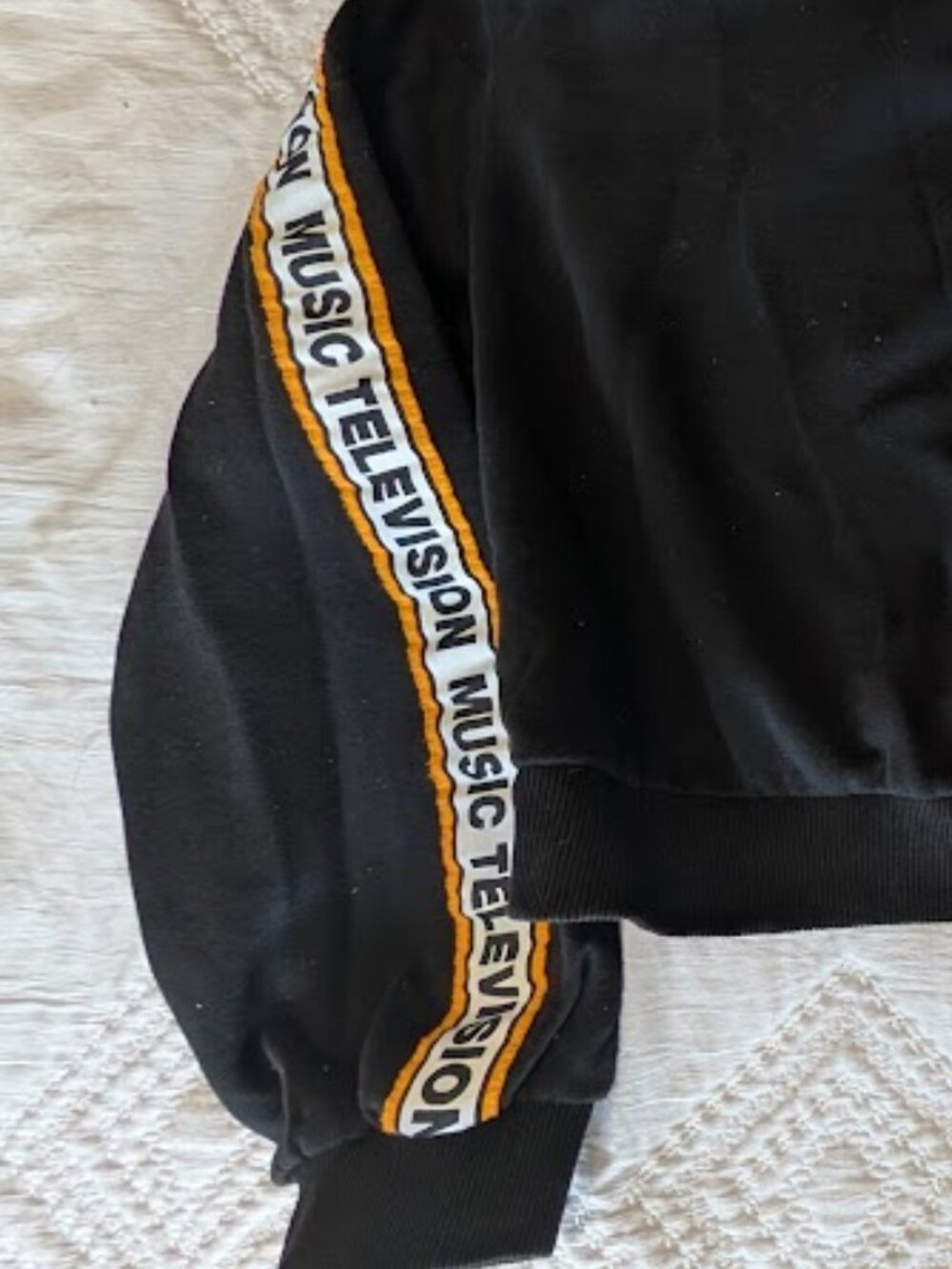 MTV Cropped Jacket Womens Size Medium Black Jogger Full Logo Sleeves Full Zip - Picture 5 of 6